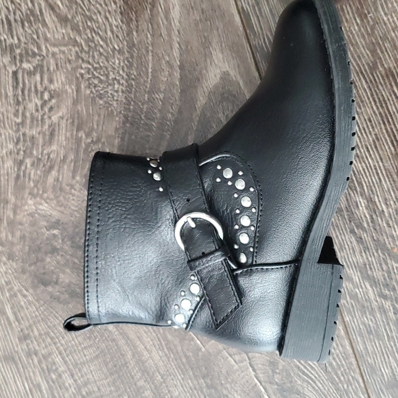🖤 Toddler Girls Joe Fresh Black Studded Boots Size 9 - Picture 2 of 6